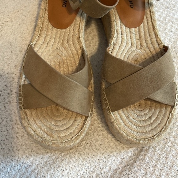 NEW Lucky Brand Audrinah Wedge‎ Tan size 10 - Picture 6 of 10